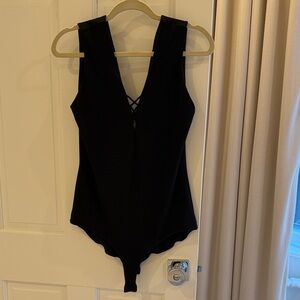 Alice and Olivia Air Body Suit V-Neck Lace-Up Detail, Large